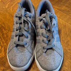 (S-3) Adidas  Gray Sneakers Size 6